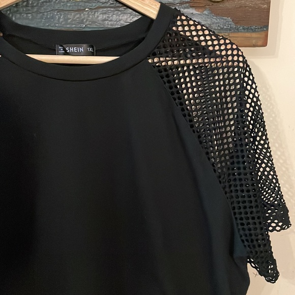2/$18 Shein Black Fish Net Raglan Sleeve T-shirt Size 1XL - Picture 7 of 11